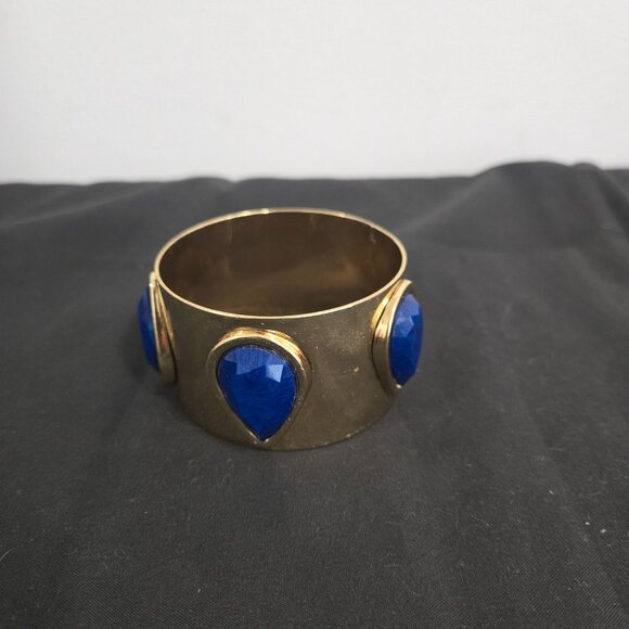 Amrita Singh wide cuff bracelet - Picture 12 of 16